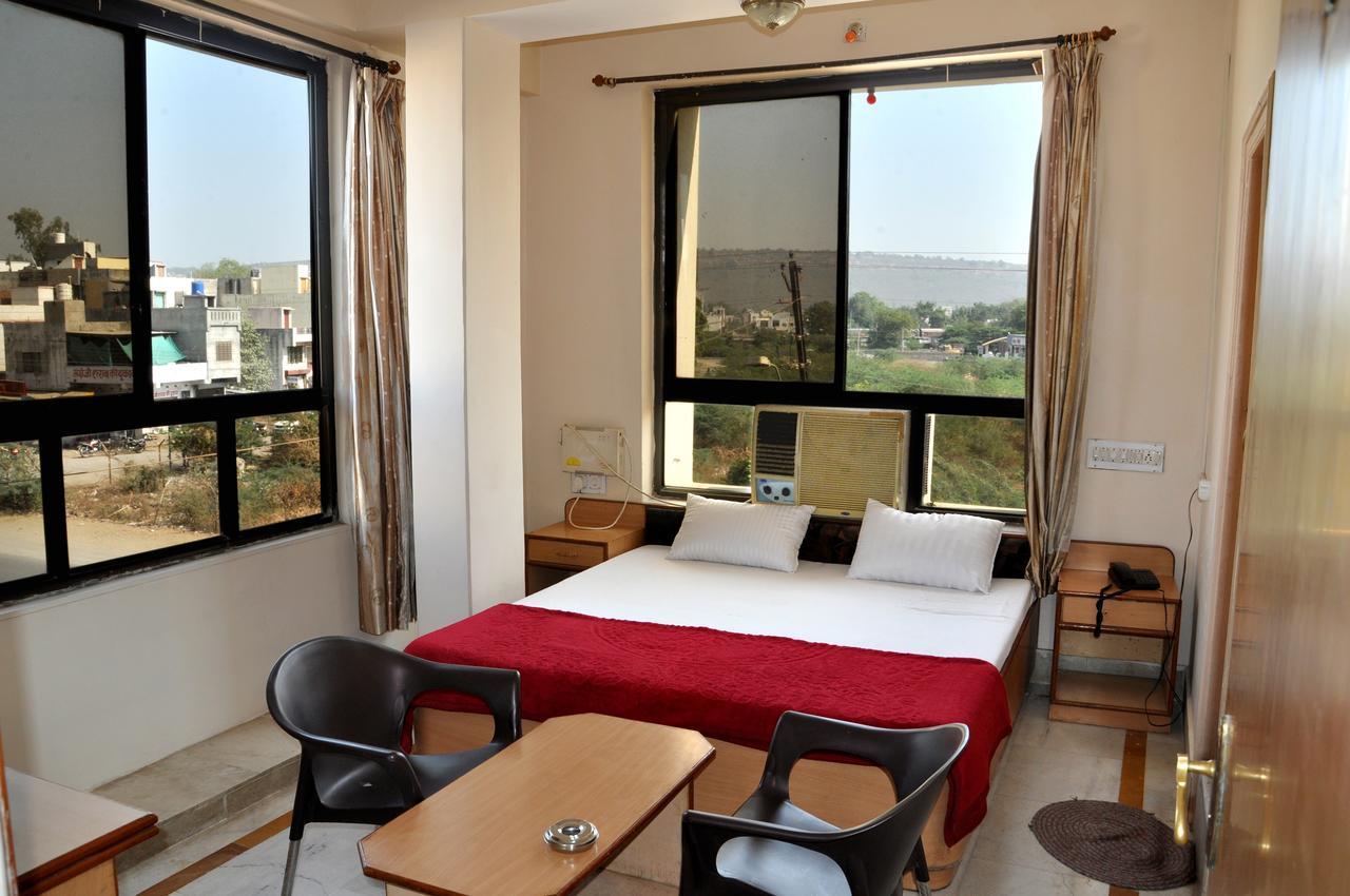 Hotel Kirti Plaza Chittorgarh Buitenkant foto